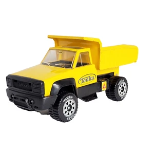 Pressed Steel Yellow Tonka Dump Truck Construction Vehicle 2001 - Picture 1 of 11