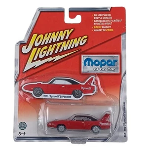Johnny Lightning 1970 Plymouth Superbird #53 Mopar o sin coche rojo 2005 NUEVO - Imagen 1 de 7