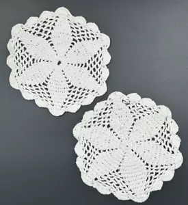 Vintage Handmade Round Crochet White Six Point Floral Scalloped Doily Set Of 2 - Picture 1 of 8