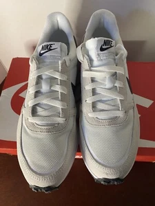 Size 8 Mens, Womens 9.5 - Nike Waffle Debut White Black NEW - Picture 1 of 8