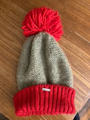 Free People Bright Red / Taupe Colorblock Knit Pom Beanie Hat - EUC - Изображение 1 из 2