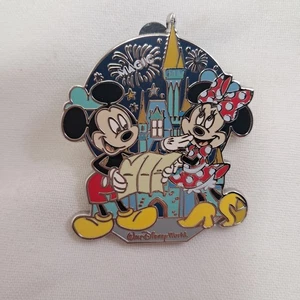 Walt Disney World Mickey Minnie Promo Collector Pin "Grow Up Young" Kleenex - Bild 1 von 5
