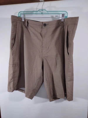 Da Hui Hybrid Collection Men's 40x11" Beige Stretch Shorts with Side Pocket - Image 1 of 4