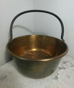 Antiguo caldero grande de latón para olla con mango de hierro fijo - Imagen 1 de 12