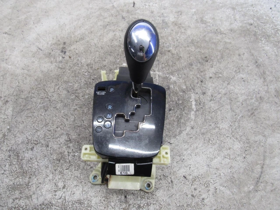 2012 Hyundai Genesis coupe automatic transmission gear shifter shift selector — 第 1/4 张图片