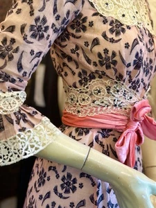 VICTORIAN FETCHING FLORAL PINK  PRINT TWO PIECE FANCY WALKING GOWN - Picture 1 of 10