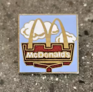 Prendedor sombrero solapa esmalte publicidad restaurante comida rápida arcos dorados McDonald’s - Imagen 1 de 4