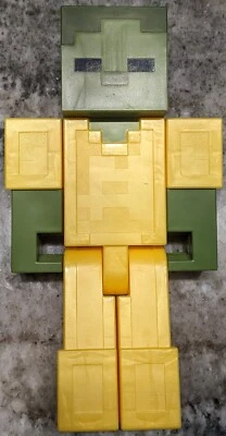 Figura de acción pixelada Minecraft Gold Armored Zombie de 8,5 pulgadas Foto 1 de 2