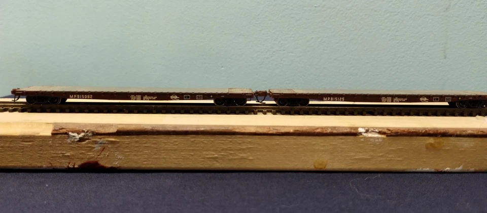 N Scale BLMA Missouri Pacific 60' Flat Car With Eagle Buzzsaw - Image 1 of 3