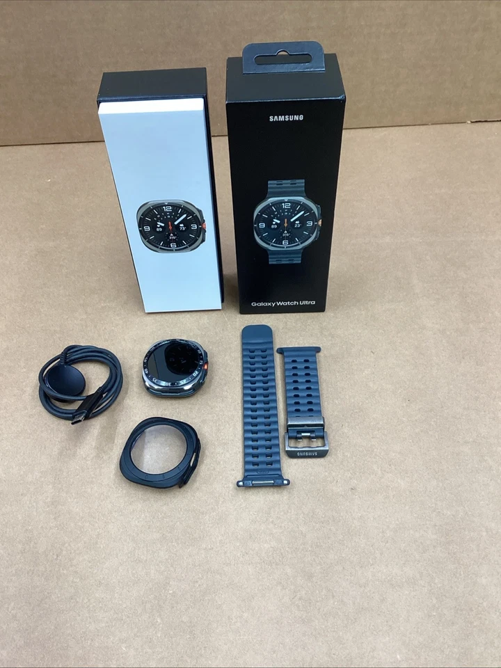 Reloj inteligente Samsung Galaxy Watch Ultra SM-L705U titanio 47 mm LTE titanio plateado Foto 1 de 4