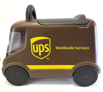 Radio Flyer UPS camión de reparto paseo debajo del asiento almacenamiento con 3 paquetes Foto 1 de 4