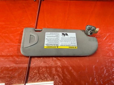 17-20 INFINITI Q50 / 17-20 Q60 - SUNROOF MODEL - SUN VISOR - DRIVER LEFT OEM #96 Foto 1 de 4