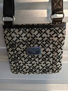 Tommy Hilfiger Women Monogram Canvas Crossbody Bag NWOT MSRP $69 - Picture 1 of 5