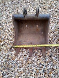 Mini digger bucket for a Bobcat X320 - see pictures for size USED 