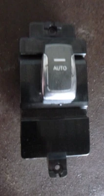 Переключатель правого заднего стекла Ssangyong Rexton Y400 2017-2020 - Изображение 1 из 4