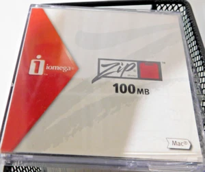 Iomega Zip Disk 100MB mit Hülle - Bild 1 von 3