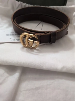 Cinturón de cuero fino Gucci Marmont GG para mujer hecho en Italia con hebilla dorada marrón 85 Foto 1 de 4