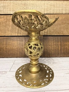 Portacandele vintage traforato ottone metallo conico bordo smerlato - Foto 1 di 9