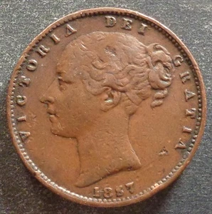 Gran Bretagna - Victoria, Copper Farthing, 1857, tonica con leggere ammaccature sul cerchio - Foto 1 di 2
