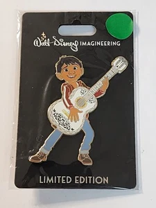 Guitarra Disney WDI Miguel LE 250 Pin Pixar Coco - Imagen 1 de 1