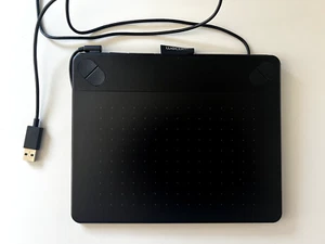 WACOM CTH-690/K3-CX Intuos 3D OHNE STIFT Zeichentablet - Bild 1 von 2