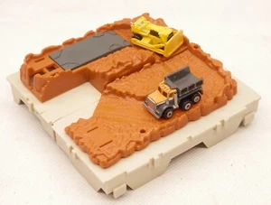 Micro Machines CITY DUMP Travel City Spielset Vintage mit Bulldozer & Muldenkipper - Bild 1 von 2