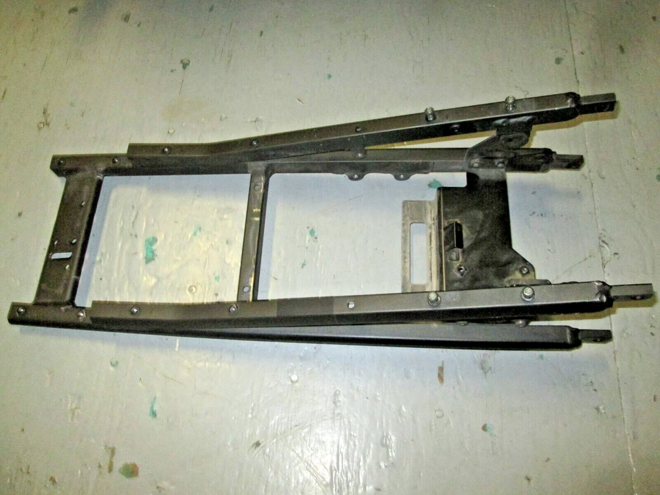 2006 - 2015 Yamaha FZ1 REAR SUB FRAME COMP 2D1-21190-01-00-P0 , STRAIGHT - Image 1 of 4