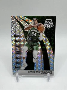 2023-24 Panini Mosaic - Elevate Mosaic Prizm #12 Giannis Antetokounmpo - Picture 1 of 4