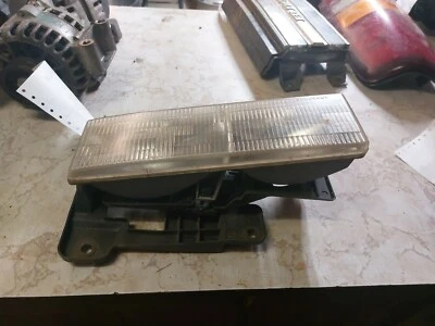 Compuesto de faros de pasajero para camioneta Chevrolet 3500 90-02 261112 Foto 1 de 3