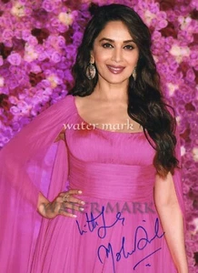 MADHURI DIXIT BOLLYWOOD CINEMA ACTRESS SIGNED REPRINT SIZE 11"X8" PHOTO. #1 - Picture 1 of 1