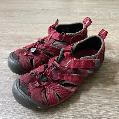 Keen Sandals Kids Red, Size 2 - Image 1 of 4