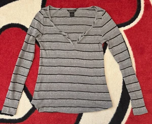 LUCKY BRAND WOMEN'S GRAY LONG SLEEVE LIGHT THERMAL NAVY STRIPE SHIRT MEDIUM TOP - Picture 1 of 2