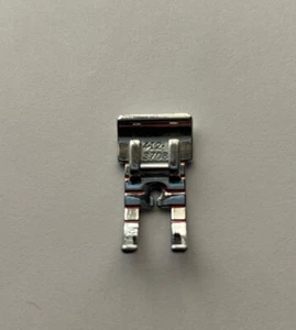 Husqvarna Quilter 1/4" Ansetzfuß P 412-3708 - Bild 1 von 2