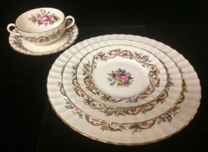 Royal Worcester Bournemouth Bone China England - 5 pc Place Setting - Picture 1 of 6