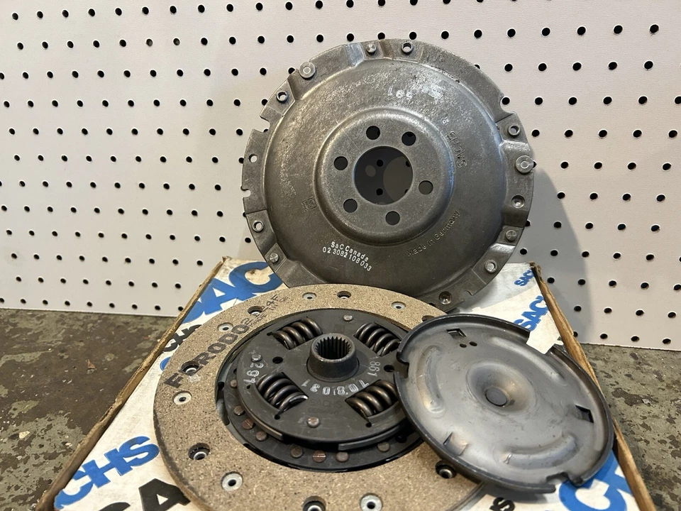 SACHS Clutch Kit 1861532631 Volkswagen Jetta Golf Scirocco NOS OEM - Image 1 of 1
