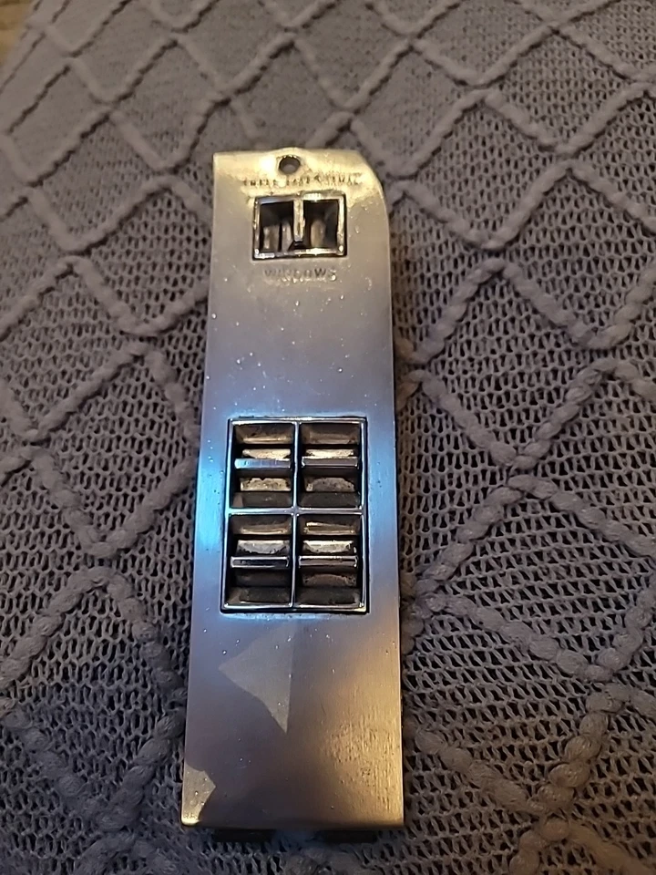 1965-66 Cadillac Coupe Calais Eldorado водительский ободок окна SidePower на запчасти  - Изображение 1 из 4