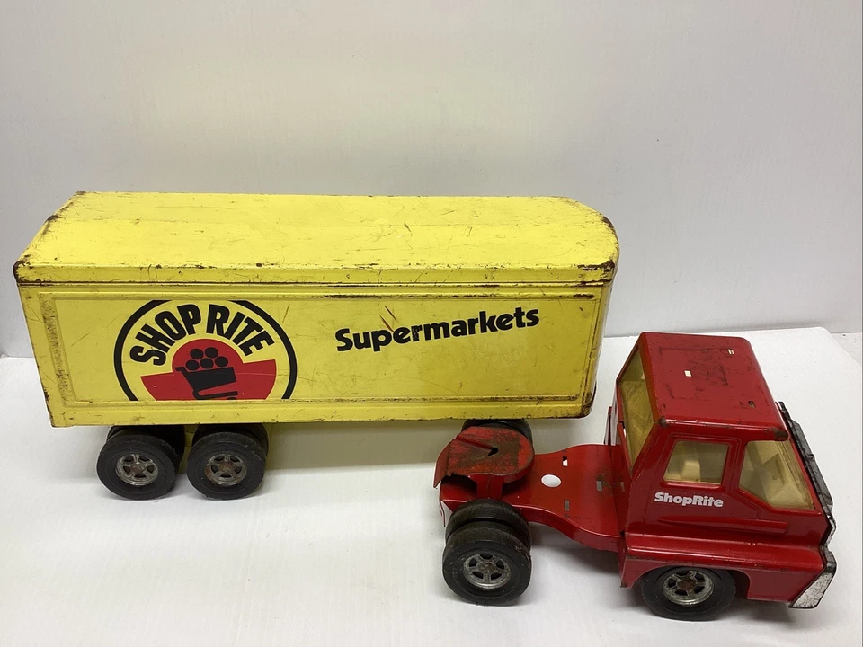 Vintage ERTL Shop Rite Supermarket Semi Tractor & Trailer~#2425~Pat. 3307291 - Image 1 of 4