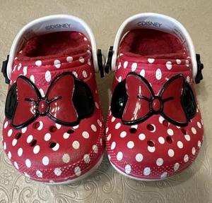 Minnie Mouse gefütterte Crocs Kleinkind Mädchen Größe 5 (C2) - Bild 1 von 6