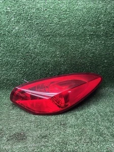 Used Right Tail Light Assembly fits: 2006-2009 Pontiac Solstice Right Passenger - Picture 1 of 11