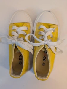 Opoee Bright Yellow Shoes Youth  Size  10.5 - Picture 1 of 7