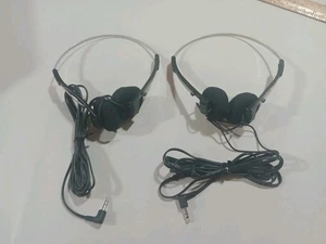 2x leichte 3,5 mm kabelgebundene Kopfhörer Over Ear Musik Headset Walkman Style Paar - Bild 1 von 7