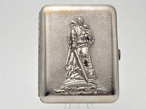 Caja de cigarrillos Monument Soldier 1945 caja de fumar vintage Treptower Park LE USSR - Imagen 1 de 12