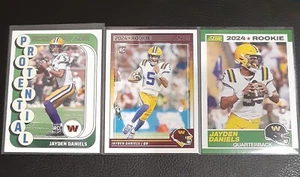 (3) ¡Lote de tarjetas de novato JAYDEN DANIELS 2024 Score RC! Protential #3, #302 y #2 🔥 - Imagen 1 de 3