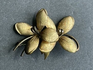 Vtg. Brooch Pin Brushed Antique Gold Flower Career Art To Wear Statement - Picture 1 of 5