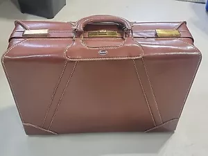 VTG 40s TRAVEL TOWNE SADDLE BROWN LEATHER STITCHED LINED USA MADE 21 X 14 X 8 - Picture 1 of 8
