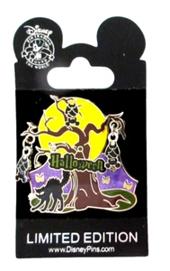WDW HALLOWEEN 2009 BATS HANGING FROM BRANCHES and FULL MOON PIN - LE 1000 #72353 - Picture 1 of 3