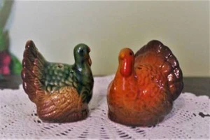 Turkey Salt and Pepper Shakers Thanksgiving Decor New Unused 2 inch Porcelain - Picture 1 of 5