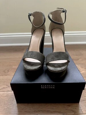 Sandalia Barney’s New York Gamuza Plataforma Correa al Tobillo Foto 1 de 4