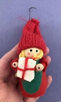 手工制作瑞典 Tomte 红色针织帽女孩圣诞装饰品 Irene Finland 著 — 第 1/4 张图片