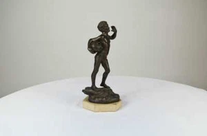 GANZFIGURIGE KINDERSKULPTUR AUS BRONZE UND MARMOR - PAOLO VOGEL NEAPOLI - Bild 1 von 9